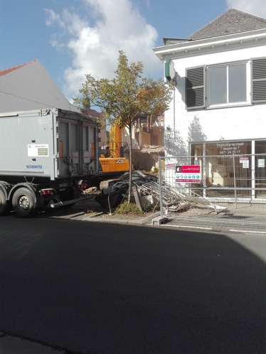 Afbraak oude apotheek en woonhuis